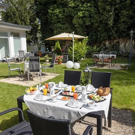 布瑞纳酒店 酒店